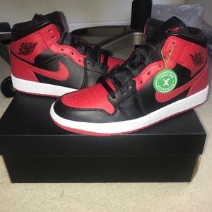 Nike Air Jordan 1 Mid Banned Men’s Size 9.5 New